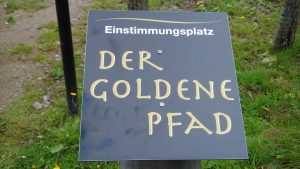 Und nun bitte dem Goldenen Pfad entlang