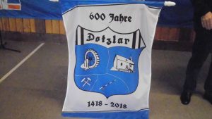 Das Wappen, gestaltet zur 600 Jahrfeier war überall in Dotzlar zu sehen